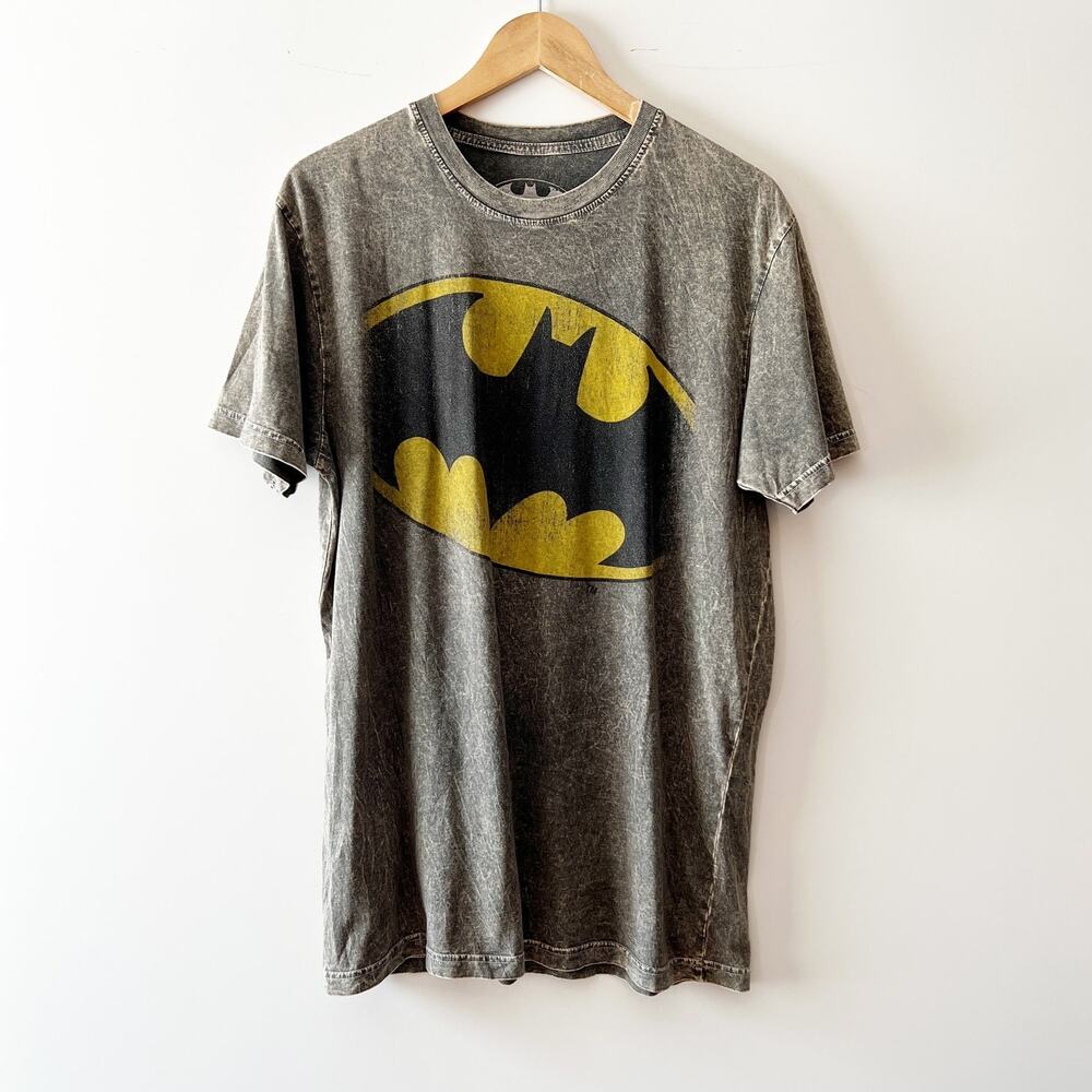 Batman Acid Wash Logo Graphic T-Shirt Gray Size Large